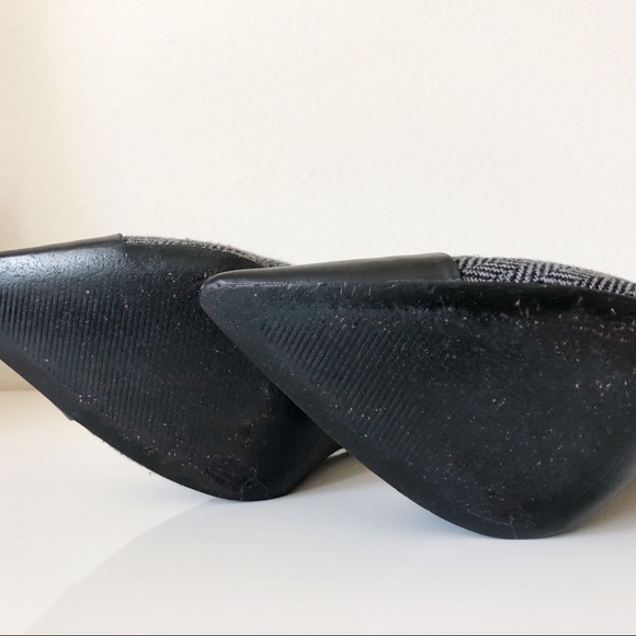 BCBGeneration Tweed heels with leather tips. - Picture 5 of 5